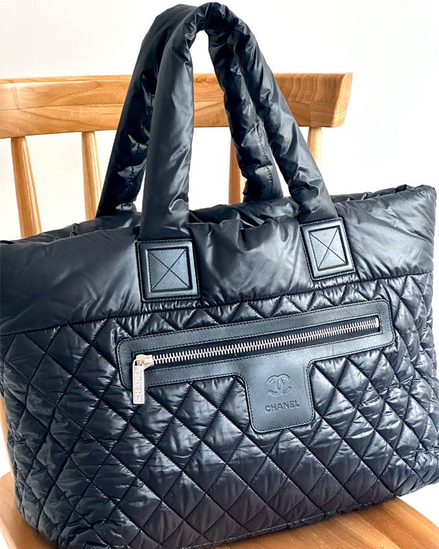 Bolsa Chanel Coco Cocoon. Clique na imagem e confira mais modelos da marca!