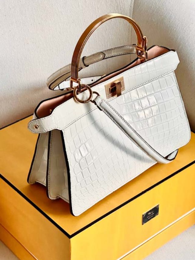 Fendi Peekaboo; 5 Curiosidades Surpreendentes sobre a Bolsa de Luxo
