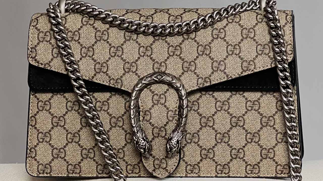 Foto da bolsa gucci Dionysus na black month, evento que celebra da Black Friday.