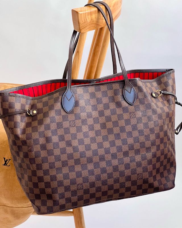 Bolsa Louis Vuitton Neverfull. Clique na imagem e confira mais modelos da marca!