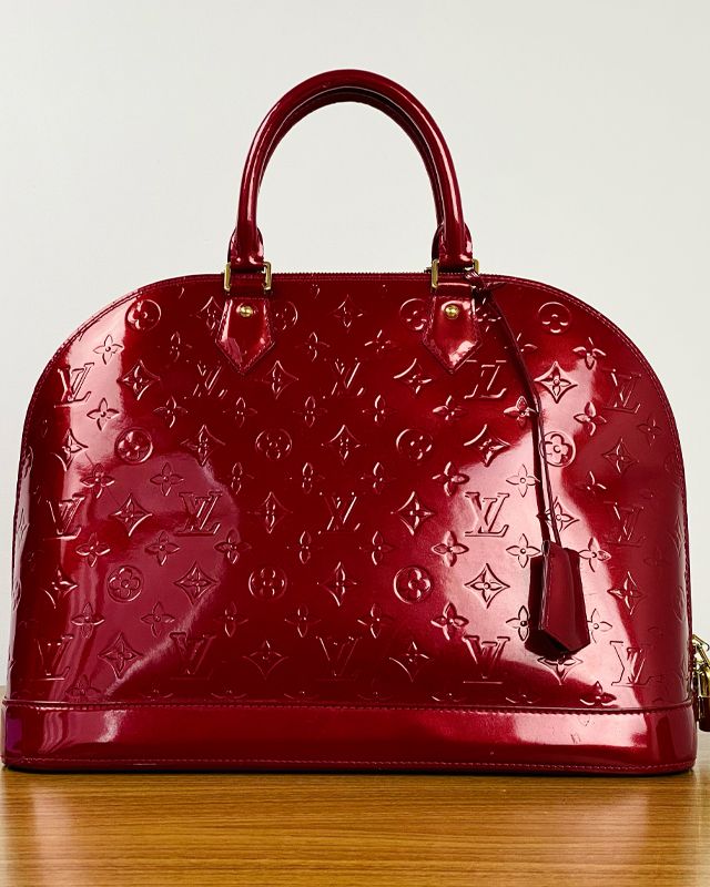 Bolsa Louis Vuitton Alma. Clique na imagem e confira mais modelos da marca!