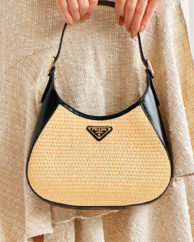 Bolsa Prada Cleo. Clique na imagem e confira mais modelos da marca!