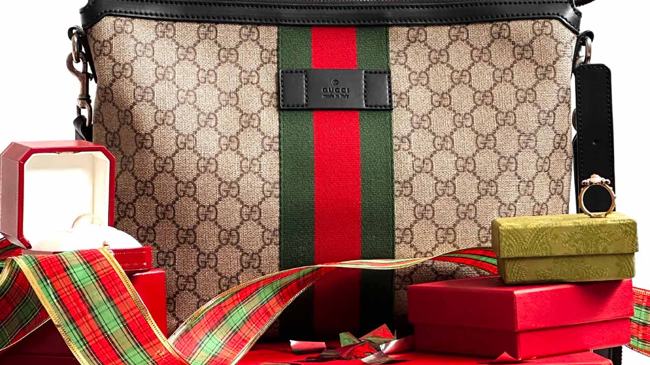 gucci-reune-time-de-celebridades-em-sua-campanha-de-natal-intitulada- Gucci-Gift