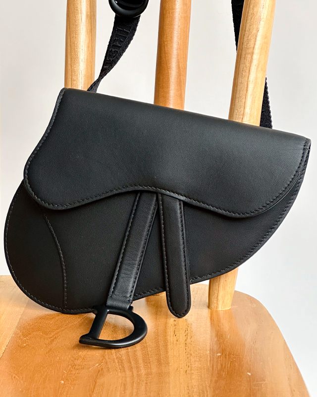 Bolsa Dior Saddle. Clique na imagem e confira mais modelos da marca!