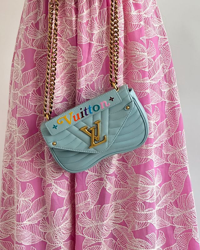 Bolsa Louis Vuitton New Wave. Clique na imagem e confira mais modelos da marca!