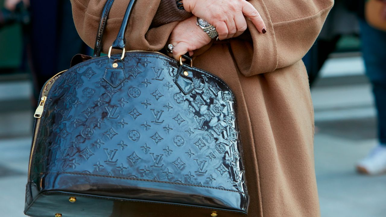 capa do post sobre bolsas louis vuitton na summer sale