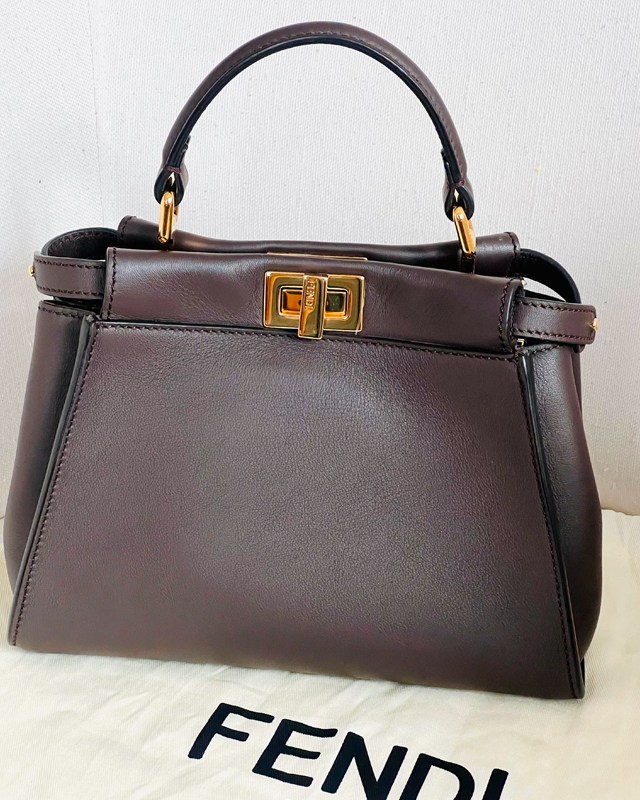 Bolsa Fendi Peekaboo. Clique na imagem e confira mais modelos da marca!