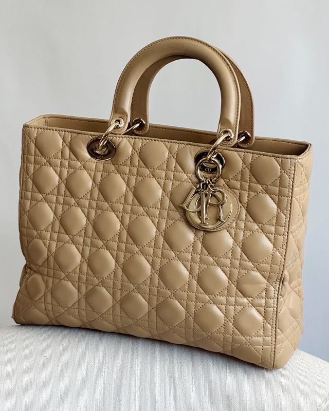 Bolsa Lady Dior. Clique na imagem e confira mais modelos da marca!