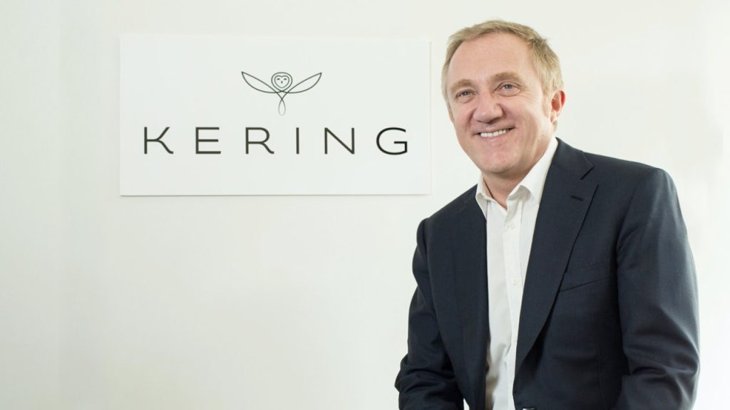 Foto de François Pinault dono do grupo kering de quem a marca valentino pertence 30%.