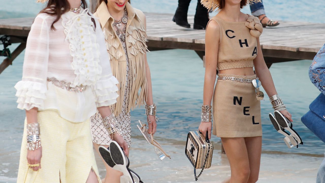 capa do post sobre desfile da chanel cruise