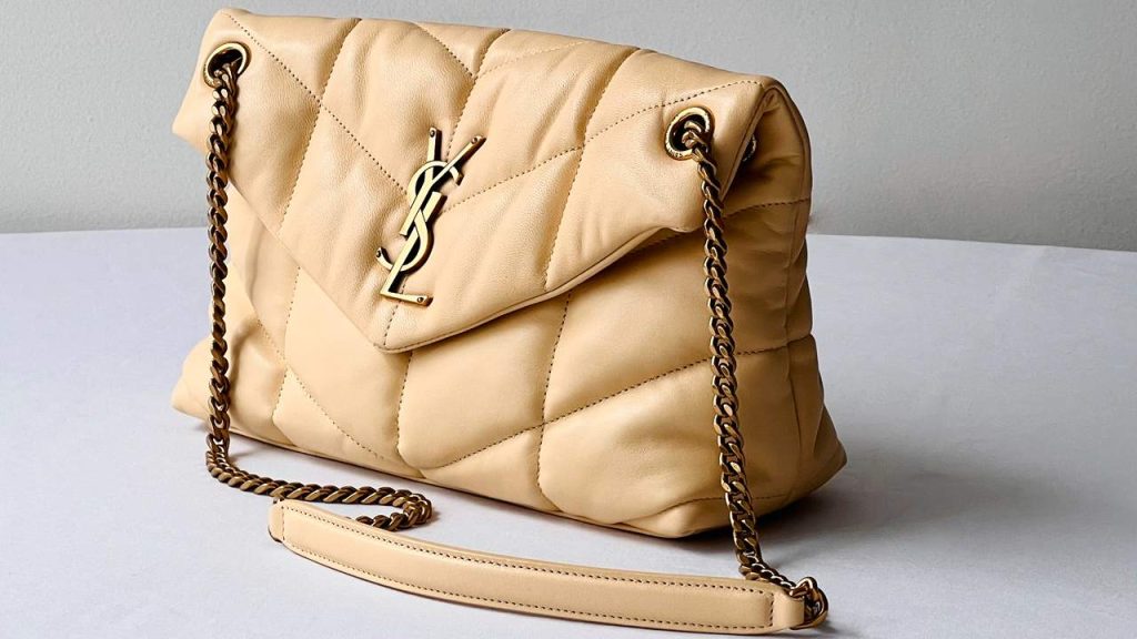 Foto da Bolsa Lou Lou um dos acessórios Saint Laurent mais procurados na SUper Sale Mês das Mães do Etiqueta Única.