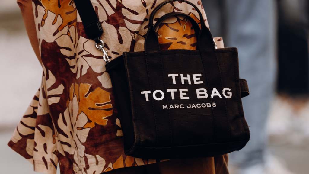 as-marcas-americanas-de-bolsas-de-luxo-na-super-sale-mes-das-maes-080525