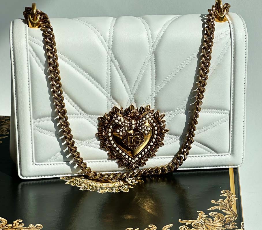 Foto da Devotion um dos modelos de bolsas dolce & Gabbana na Super Sale Mês das Mães do Etiqueta Única.