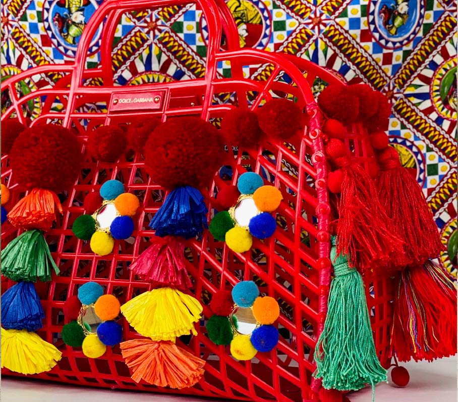 Foto da Ricamo Sicily um dos modelos de bolsas dolce & Gabbana na Super Sale Mês das Mães do Etiqueta Única.