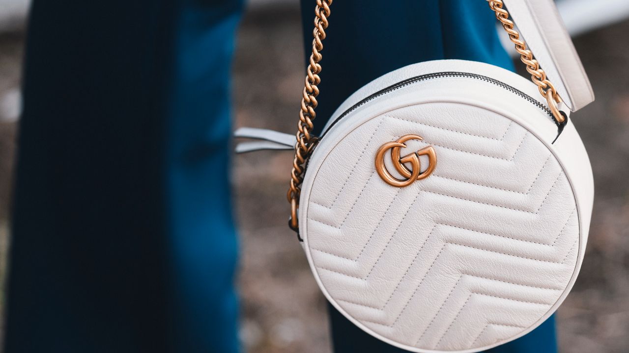 capa do post sobre peças gucci que você encontra na super sale do mês das mães