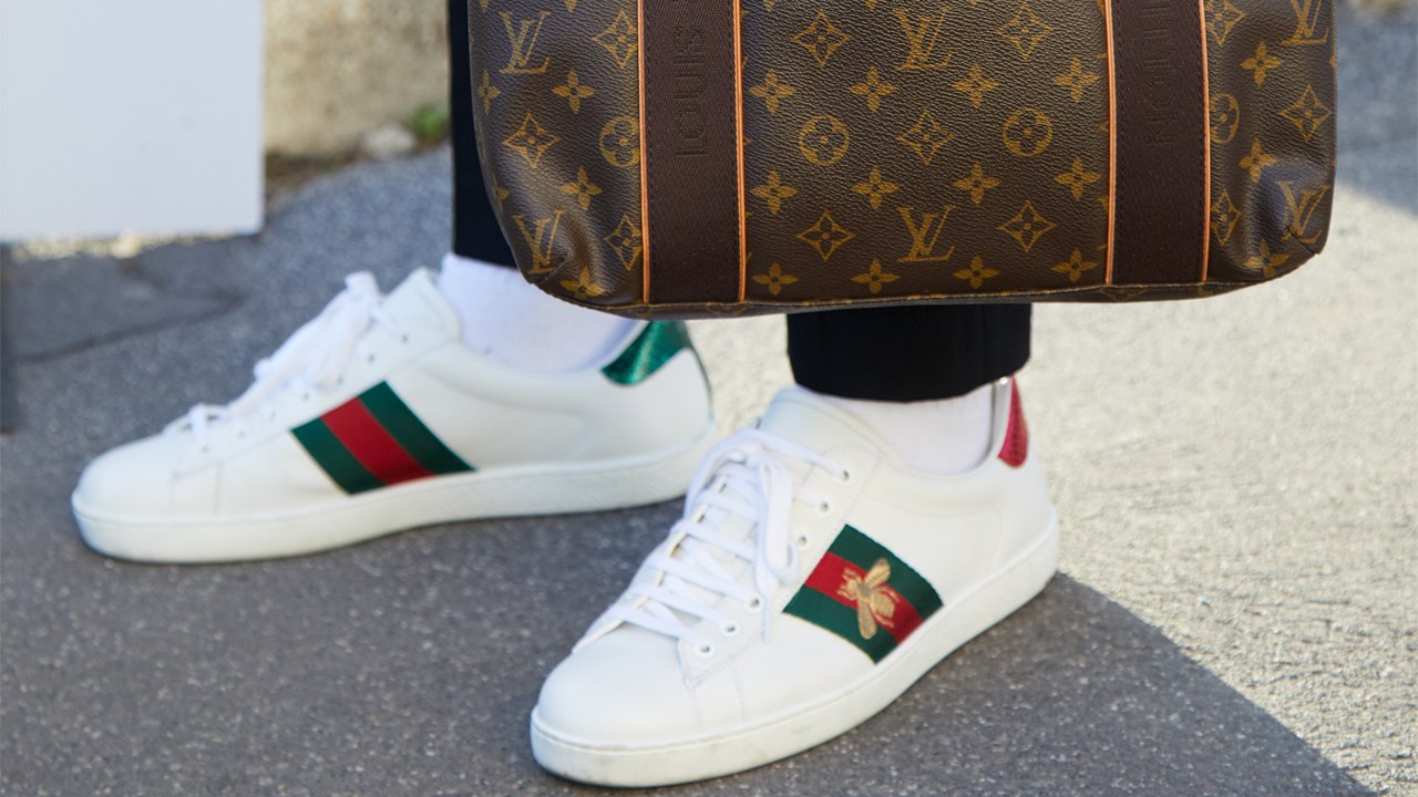 capa do post sobre sapatos de marcas de luxo na super sale