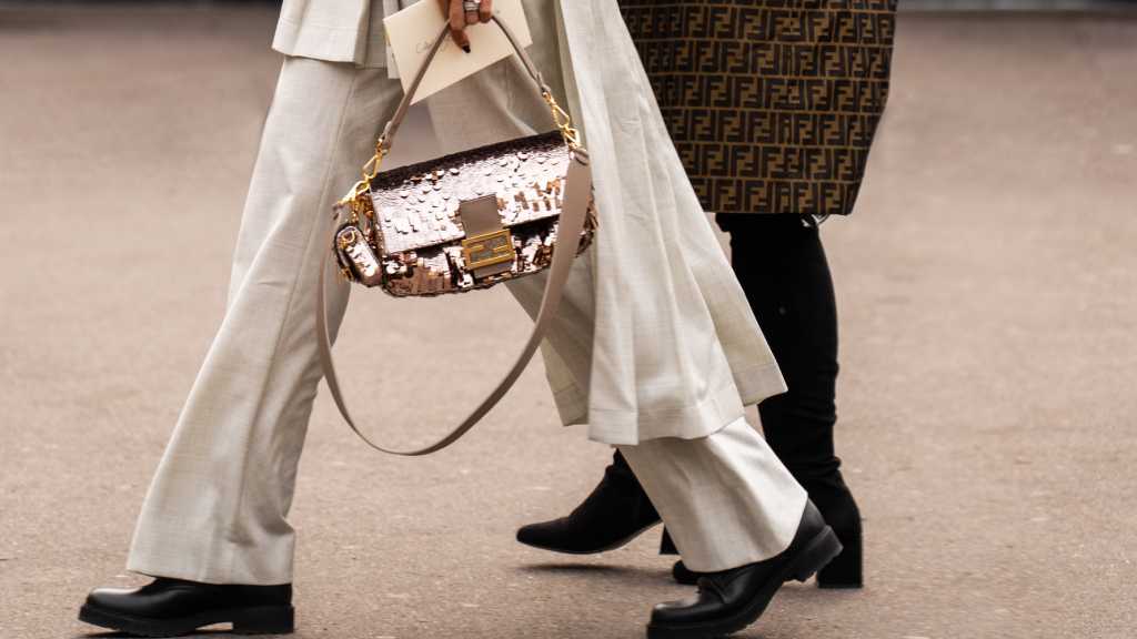 fendi-resort-2026-traz-novas-versoes-da-bolsa-baguuete-e-peekaboo-202505 (5)