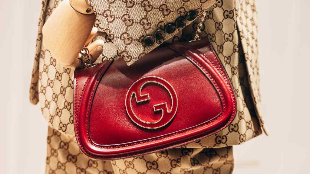 gucci-cruise-2026-como-foi-o-desfile-ainda-sem-demna-160525
