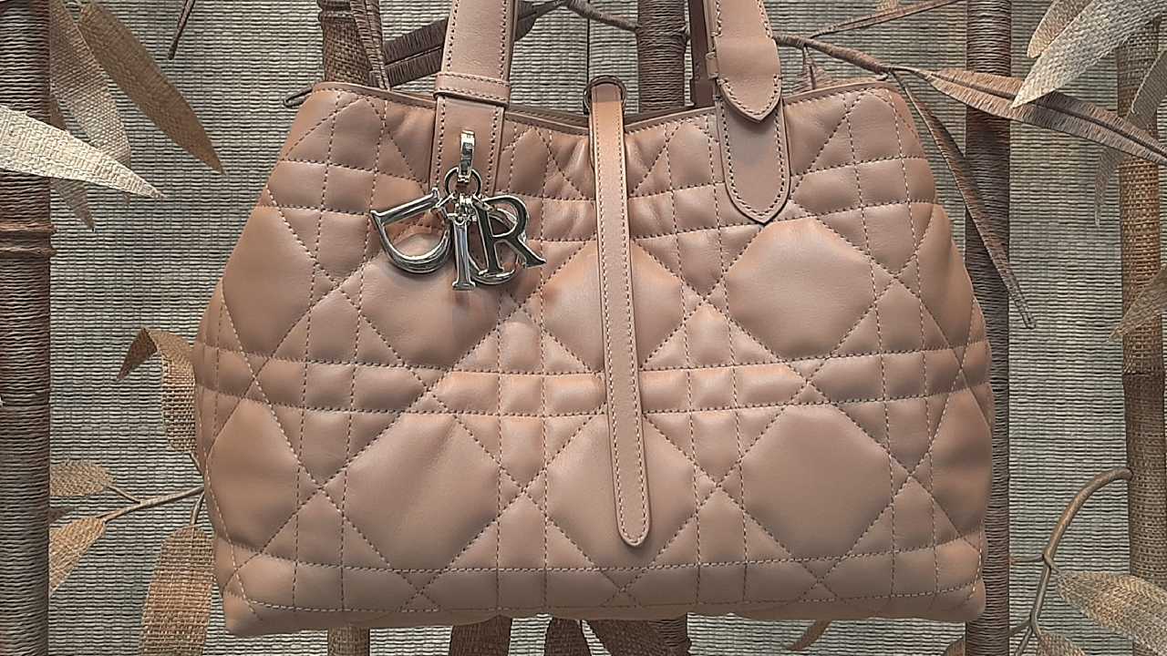 maria-grazia-chiuri-deixa-a-direcao-criativa-da-dior-relembre-as-criacoes-iconicas-da-estilista-290525