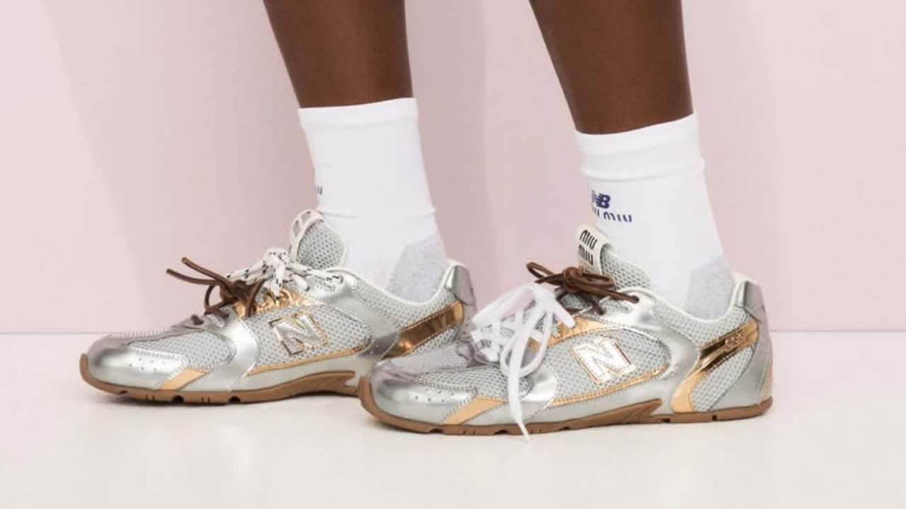 Foto de tênis Miu Miu X New Balance.