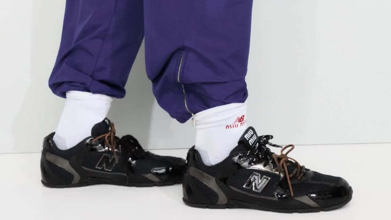 Foto do Novo sneaker da Miu Miu X New Balance.