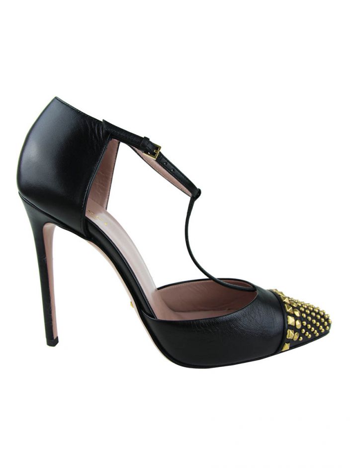 Foto de sapato Louboutin uma das peças de luxo nunca usadas na Super Sale Mês das Mães do Etiqueta Única.