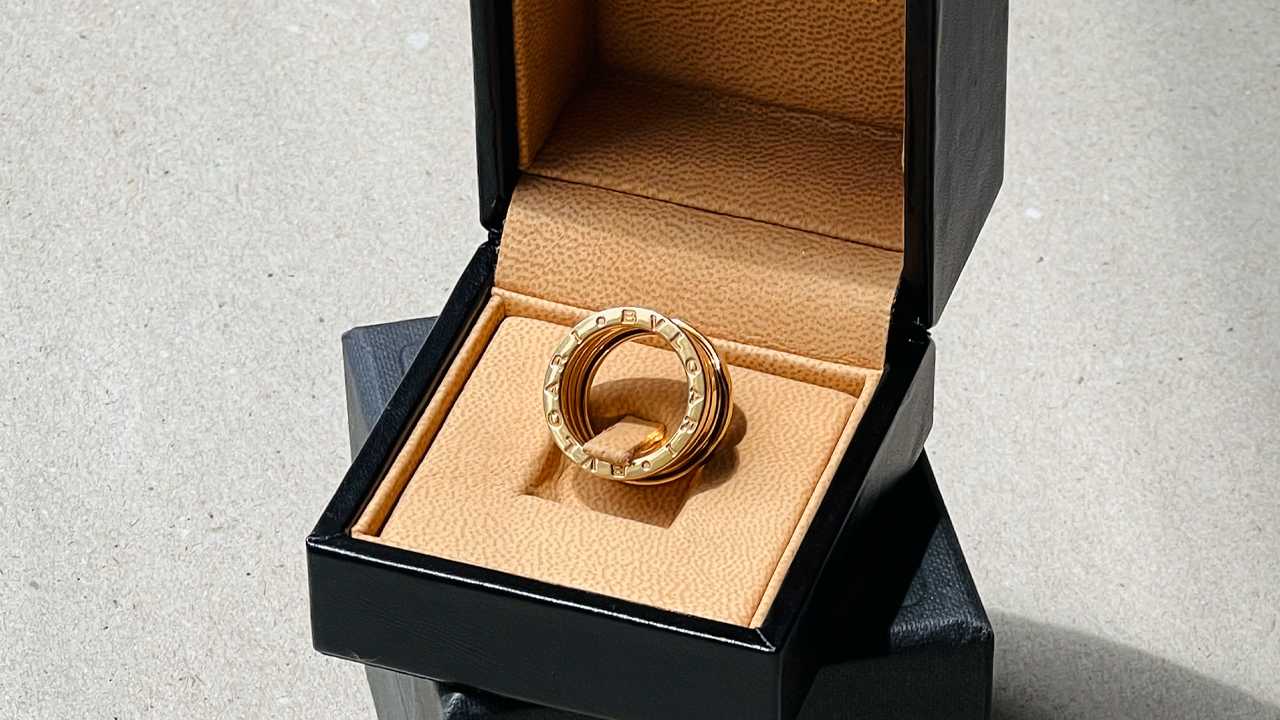 Foto de anel B.Zero 1 da Bulgari uma das top marcas de joias e relógios do mundo.