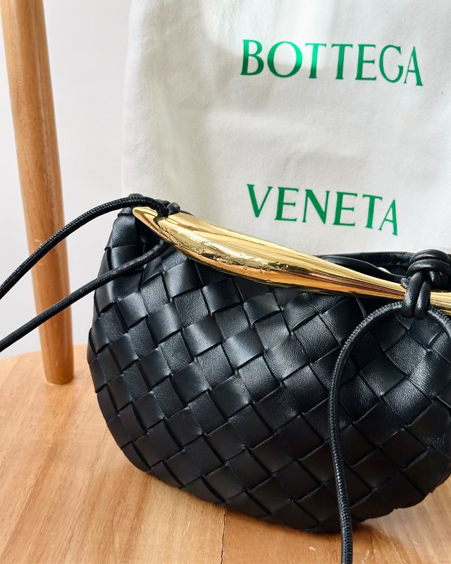 Bolsa Bottega Veneta Sardine. Clique na imagem e confira mais modelos!