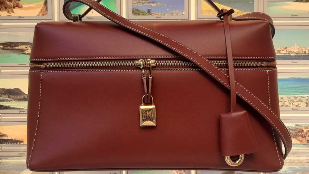 bolsas-atemporais-e-discretas-modelos-que-sussurram-luxo-060625
