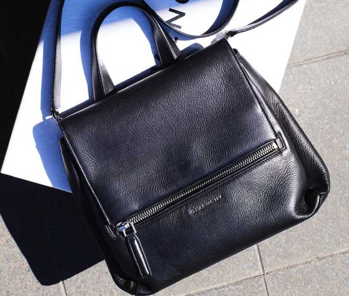 Foto de uma das bolsas givenchy mais famosas, a Pandora.