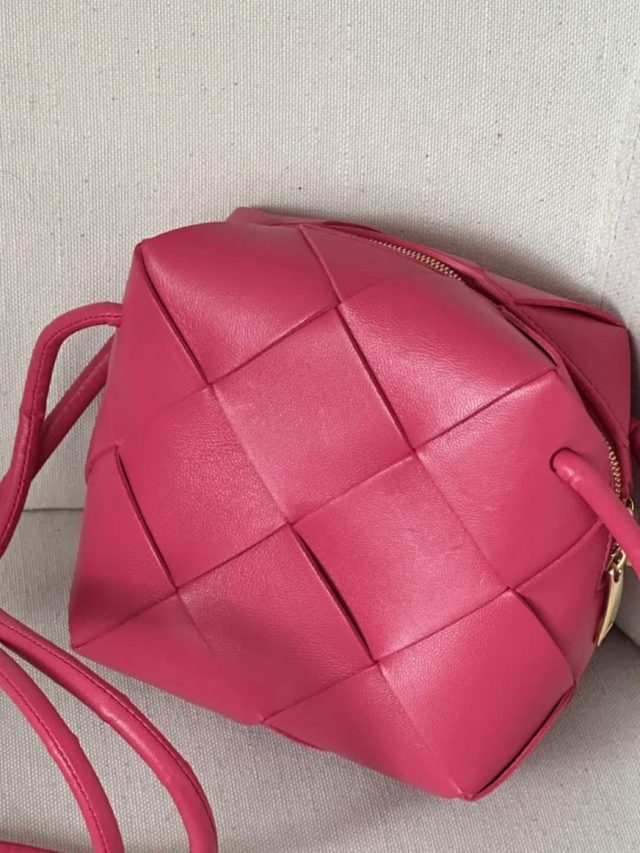 Quais Bolsas Bottega Veneta valem  o investimento na Super Sale Mês dos Namorados?