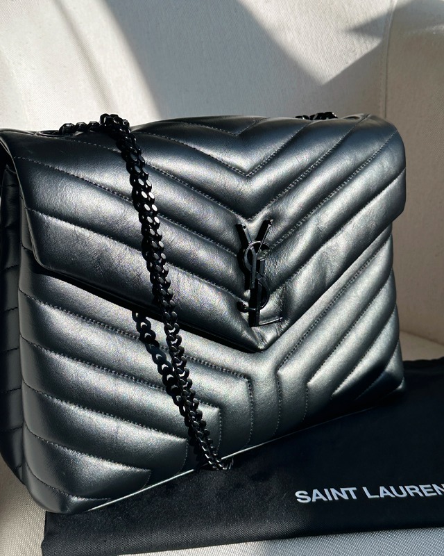Bolsa Saint Laurent Loulou. Clique na imagem e confira mais modelos da marca!