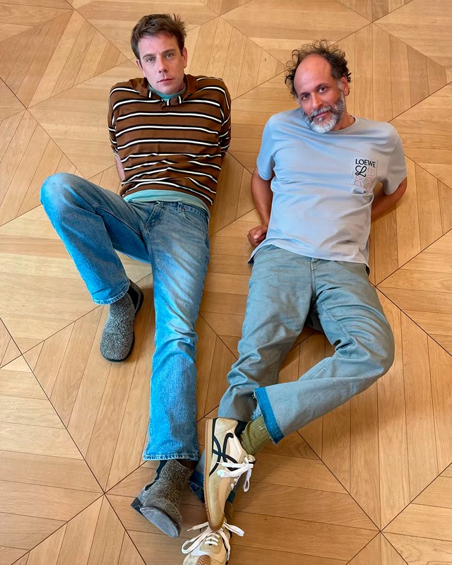 Jonathan Anderson e Luca Guadagnino. (Foto: Reprodução/W Magazine)