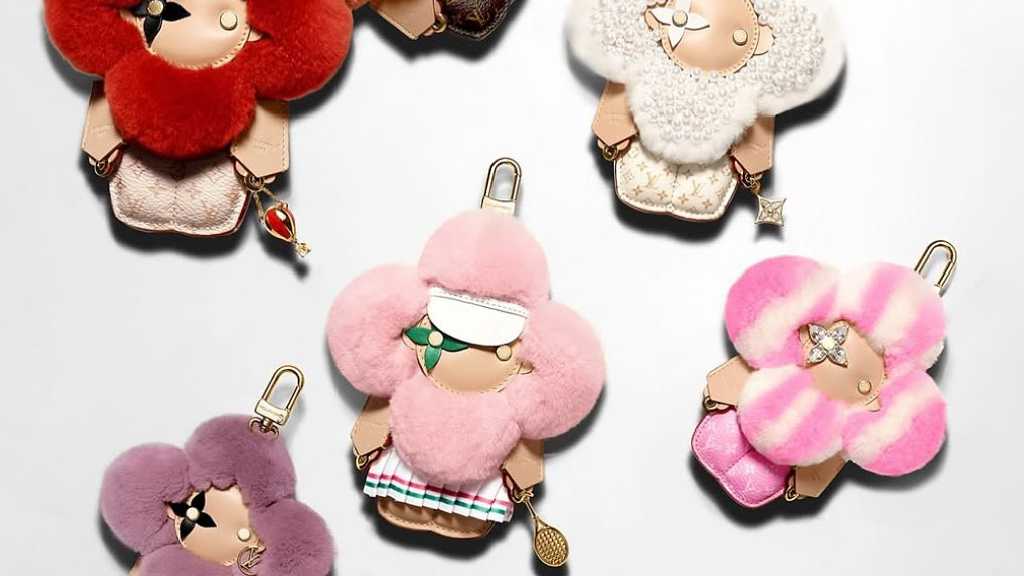 Fotos da ‘Vivienne Fashionista" a linha de charms da Louis Vuitton uma espécie de Labubu.