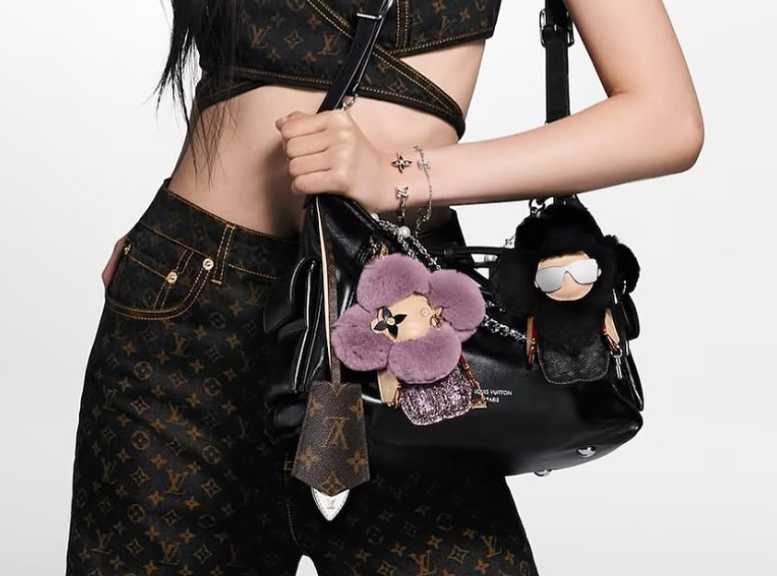 Foto de bolsa louis vuitton com bag charms vivienne fashionista.