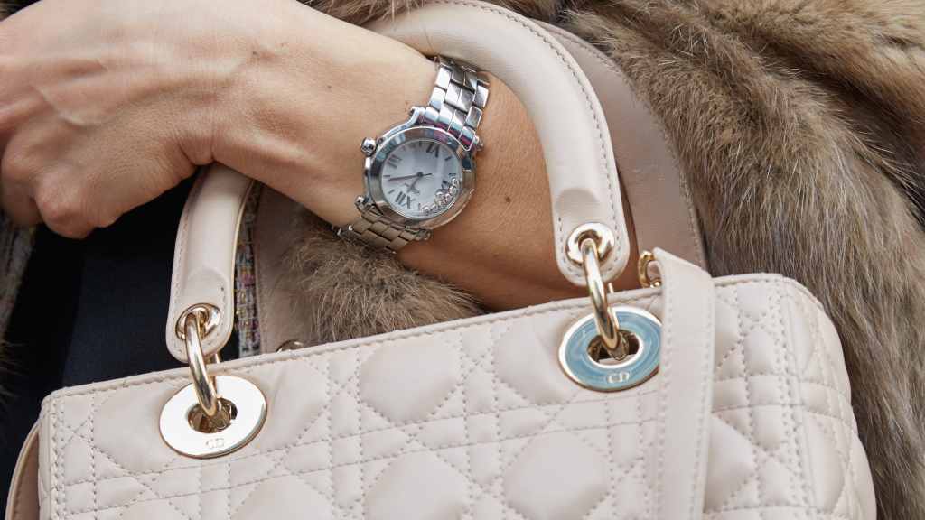Descubra os modelos de relógios femininos de luxo mais desejados do ano de 2025. 3 Lançamentos da alta relojoaria suíça para as mulheres.