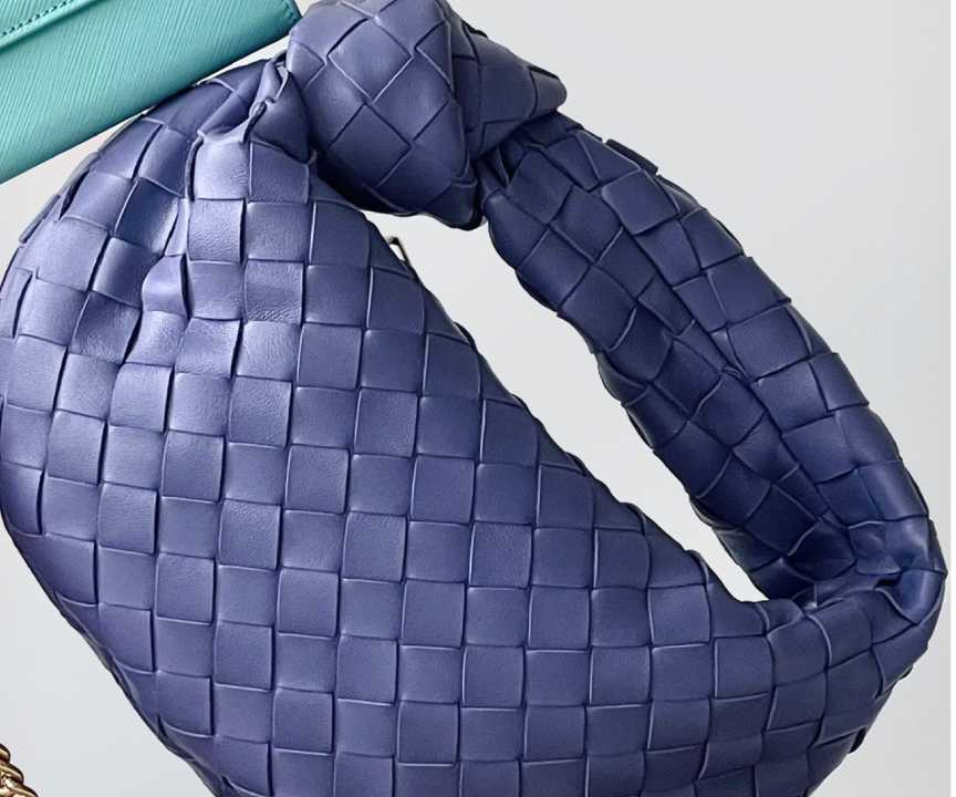 Foto da bolsa de luxo Jodie.