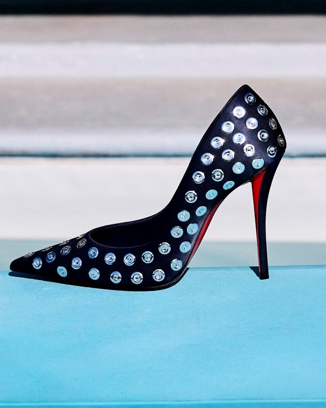 Scarpin Christian Louboutin Miss Z. Clique na imagem e confira mais modelos da marca! (Foto: Reprodução/Instagram @christianlouboutin)