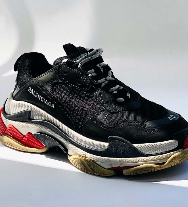 Foto do tênis de luxo da Balenciaga.