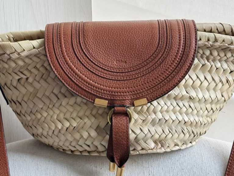 Foto de um dos acessórios chloé, bolsa marcie.