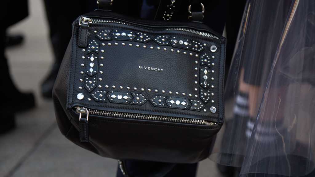 Conheça as bolsas clássicas da Givenchy, marca de luxo francesa desejada mundialmente.