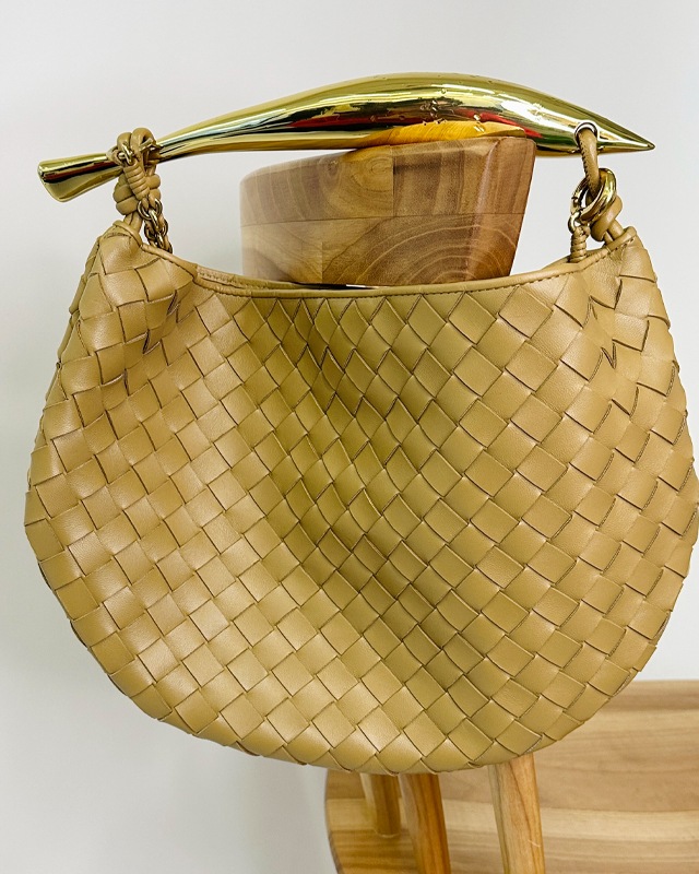 Bolsa Bottega Veneta Sardine. Clique na imagem e confira mais modelos!