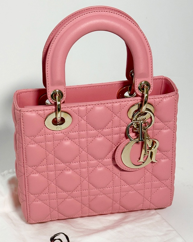 Bolsa Lady Dior. Clique na imagem e confira mais modelos!