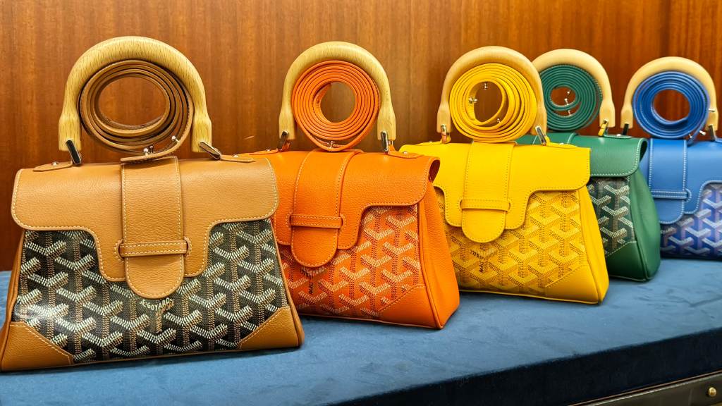 Goyard lança Nova Cor para Duas Bolsas e agita o Mundo da Moda: Modelo Saigon com print floral.