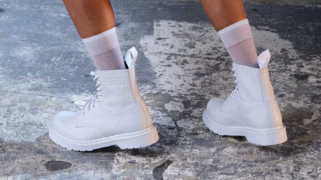 Foto de bota MM6 Maison Margiela e Dr. Martens.