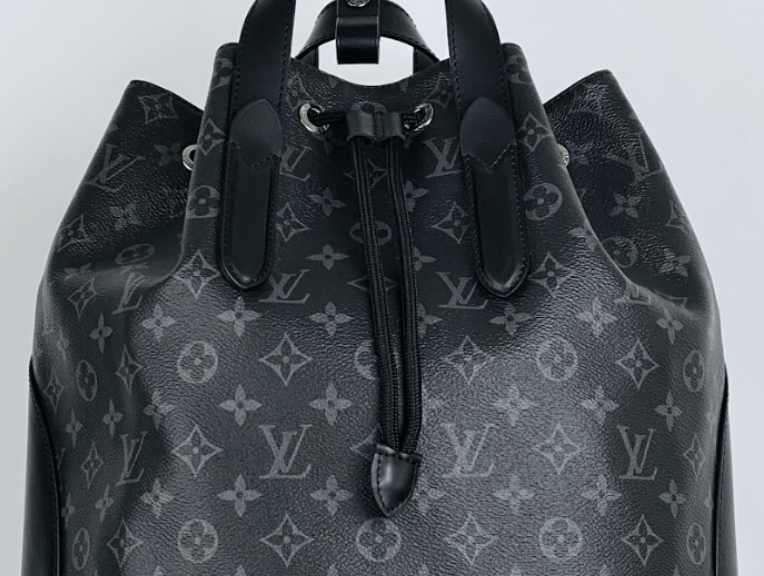 Foto de Mochila Louis Vuitton, uma das ideias de presentes de luxo para o dia dos pais.