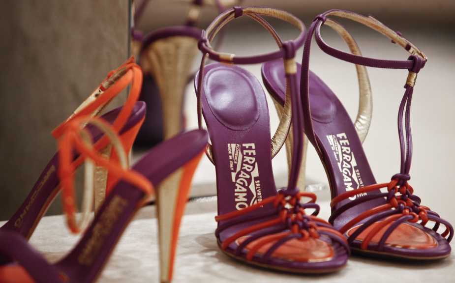 salvatore-ferragamo-e-os-lendarios-saltos-de-ouro-18-quilates-300625