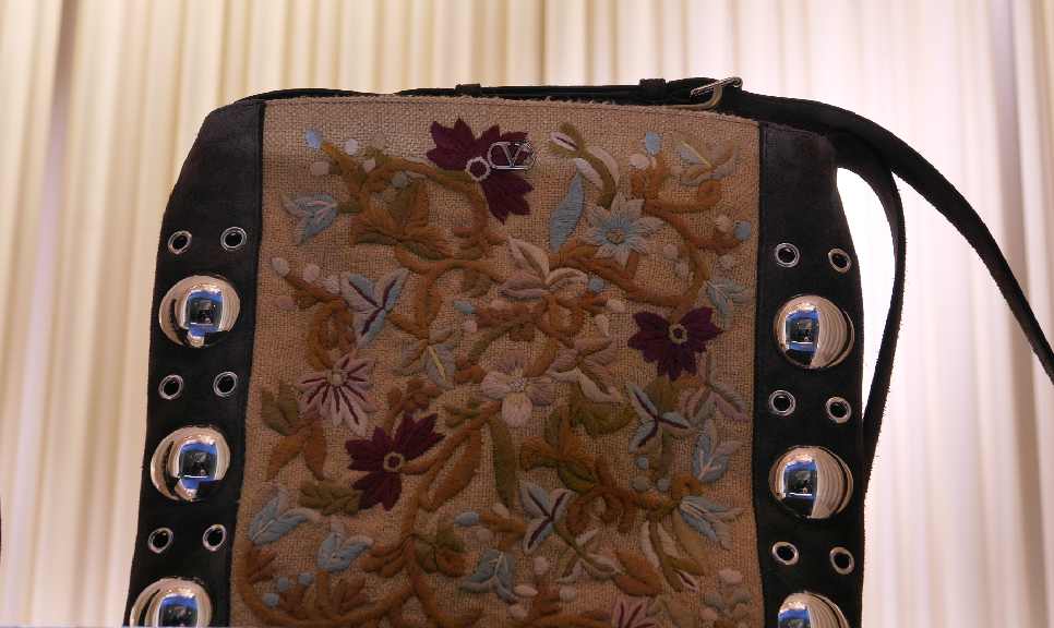 Bolsa Valentino Nellcôte: Do set de "O Diabo Veste Prada 2" às ruas de Nova York: conheça a it-bag que conquistou as celebridades famosas.