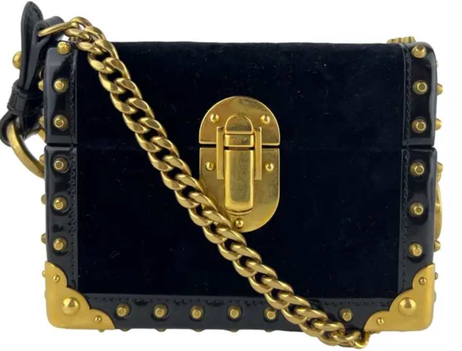 Foto da Prada Cahier Trunk uma das bolsas estruturadas de luxo.
