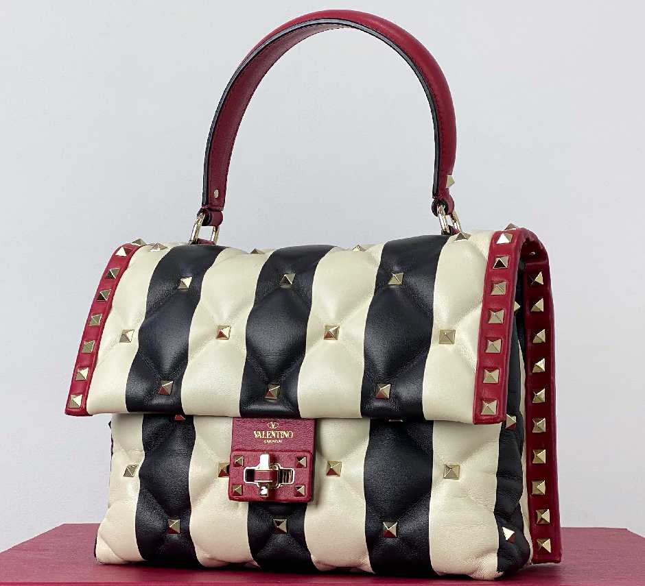 Foto de um sucesson da Valentino: Bolsa Candystud.